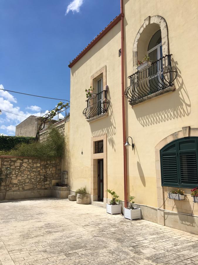 Le Fioriere Affittacamere E Casa Vacanze Ragusa Exterior photo